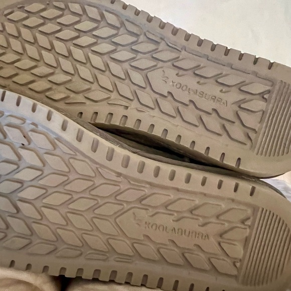 UGG Gray Bow Boots - Picture 4 of 4